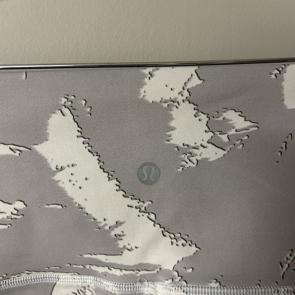 Lululemon Wunder Under HR Crop 21” FLux Leggings - Picture 3 of 3